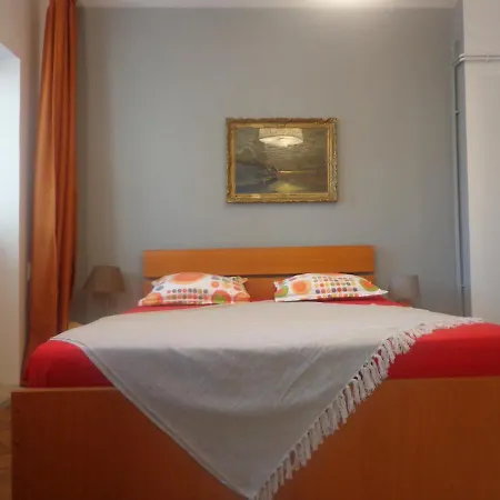 Gabriela's In The Old Town Appartamento Bucarest